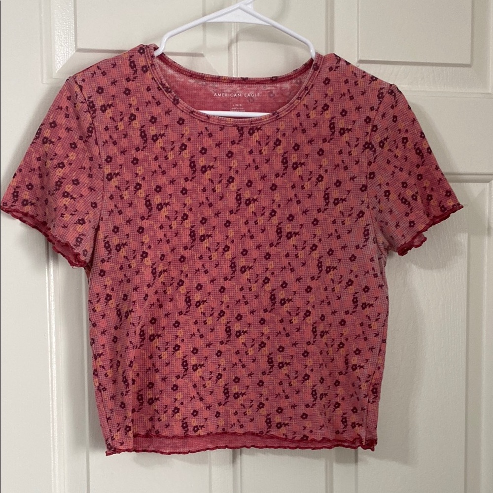 American Eagle waffle short sleeve lettuce edge cropped tee w/ floral print
